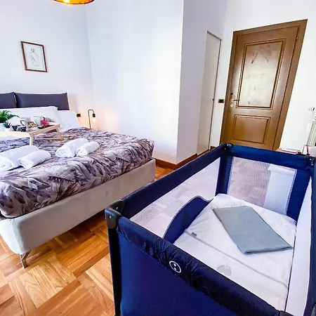 Piramide Luxury Colosseum 公寓 *