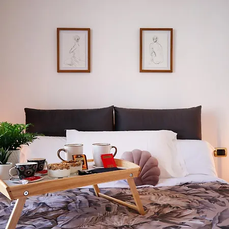 Piramide Luxury Colosseum 公寓 *