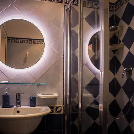 Piramide Luxury Colosseum *